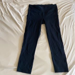 Cropped Lululemon navy leggings size 4